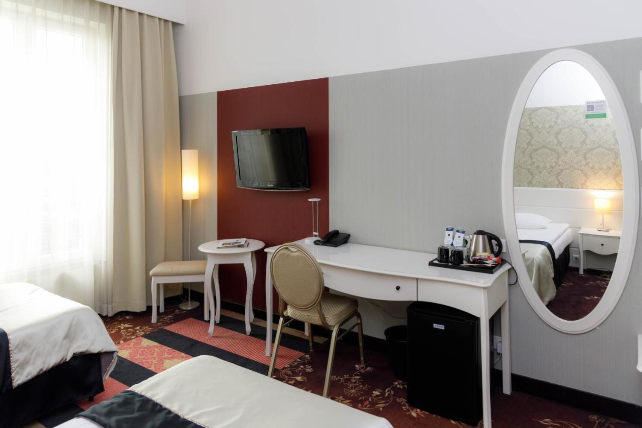 Hotel Lamberton Олтажев Экстерьер фото
