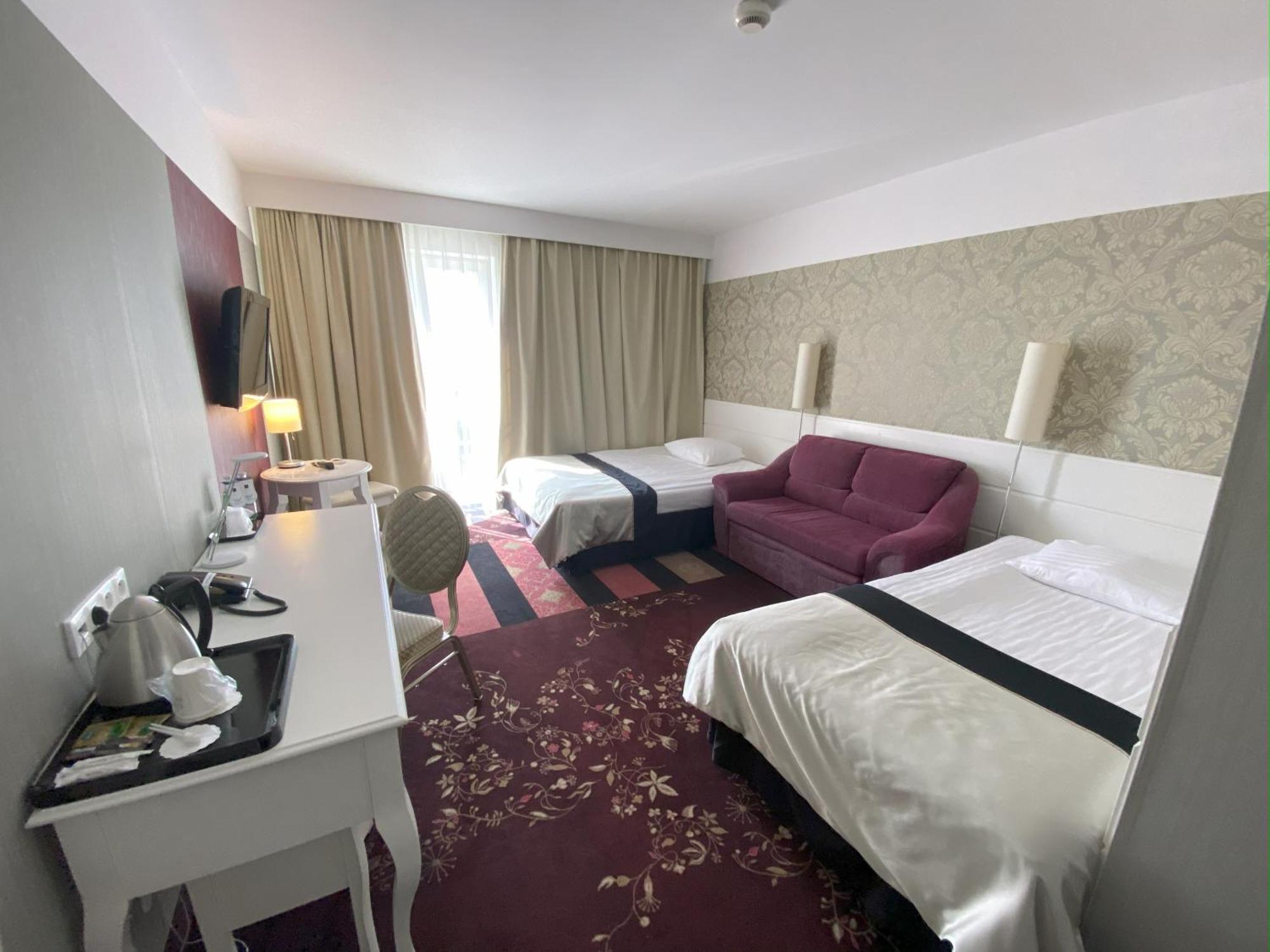 Hotel Lamberton Олтажев Экстерьер фото